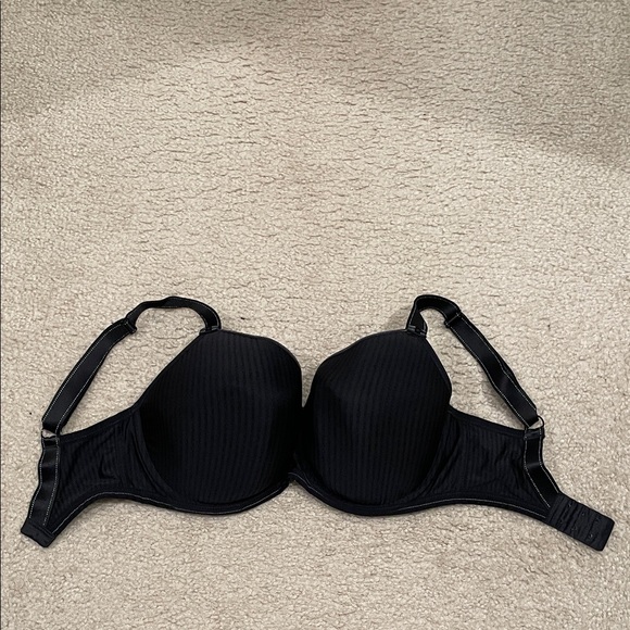 Other - Preowned Freya Black Bra size 30I